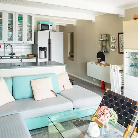 Σπίτι διακοπών 1 Bedroom Awesome In